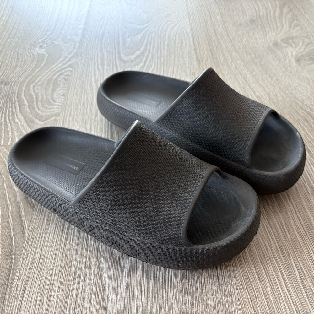 CALL IT SPRING Black Cushion Slide Sandals, Size 6